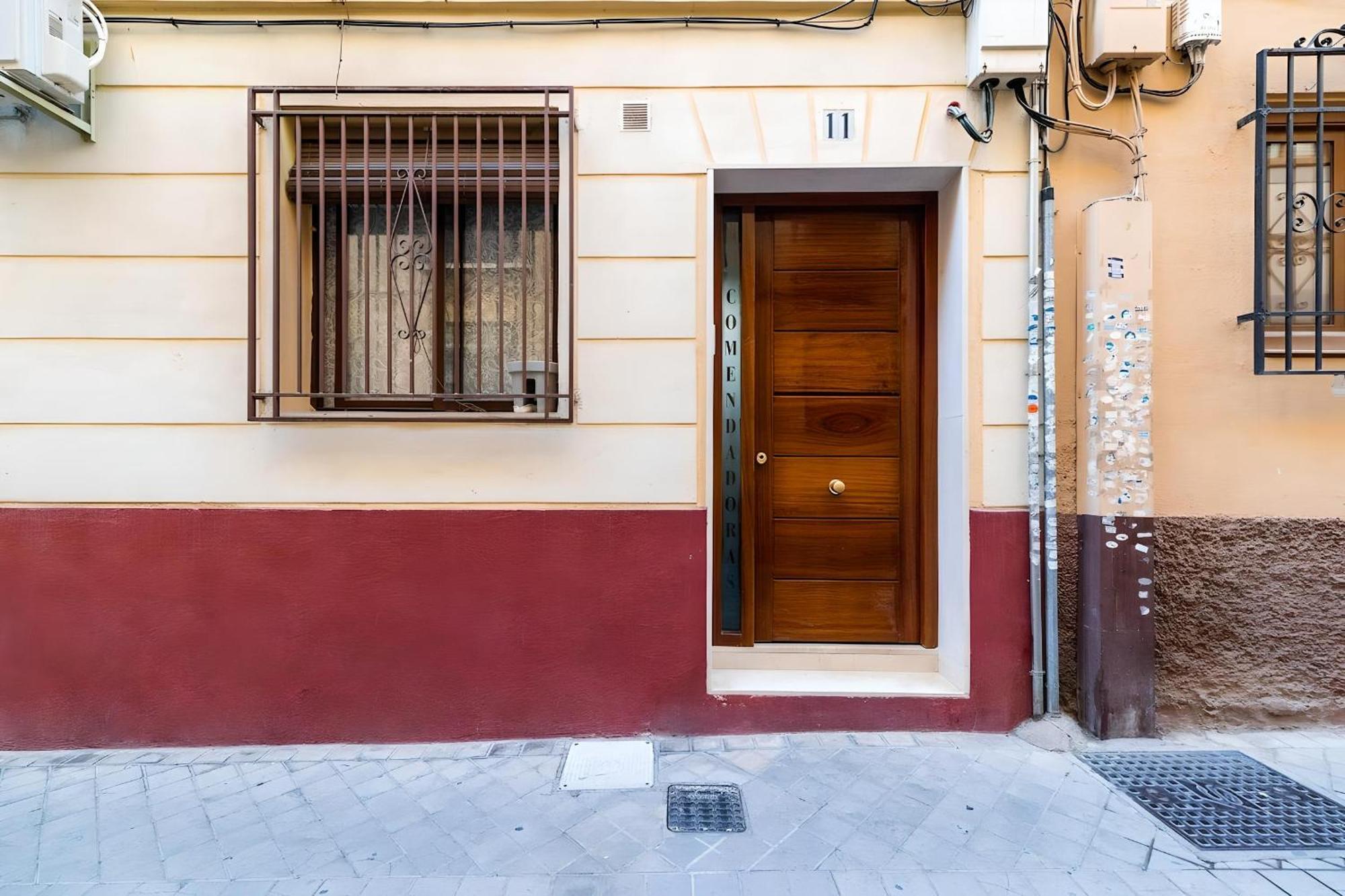 Apartamento En El Corazon De Granada - Cochera Exterior photo